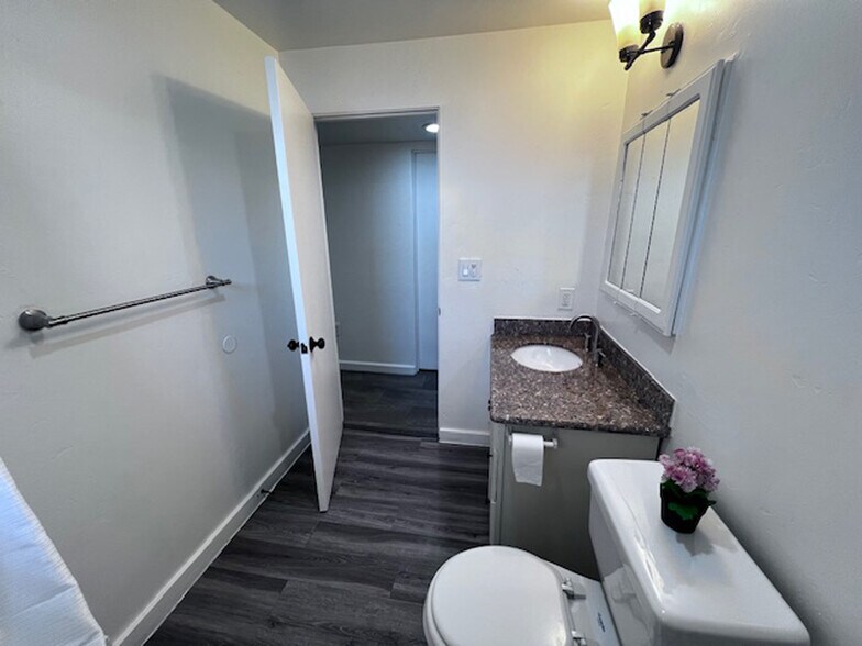 Building Photo - 731 Willow St