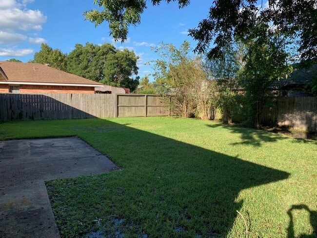 Building Photo - 1338 Holbech Ln