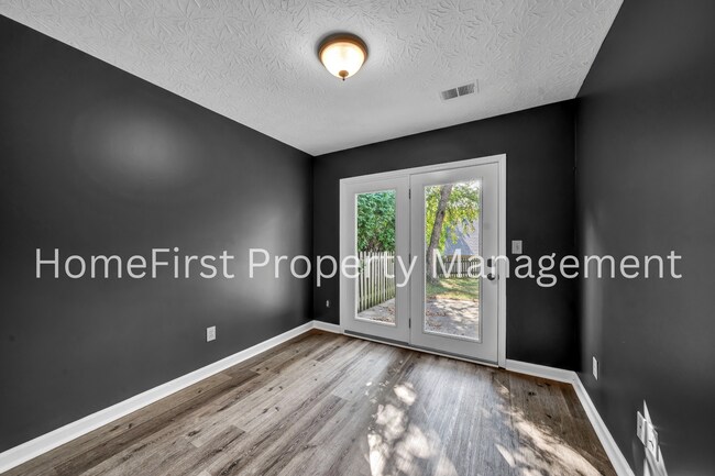 Building Photo - 1201 Red Stone Dr