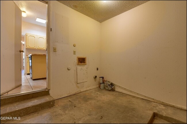 Building Photo - 10711 Ivanhoe Dr