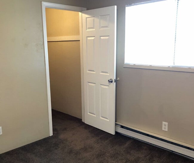 Building Photo - 248 W Clark St