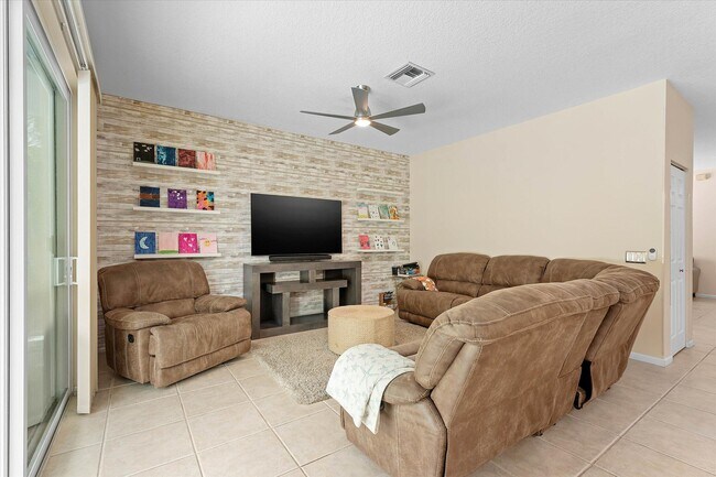 Building Photo - 7061 Chesapeake Cir