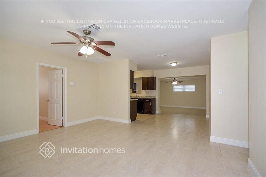 Building Photo - 3100 SW 20th Ct