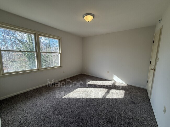 Building Photo - 169 Farrell Ln