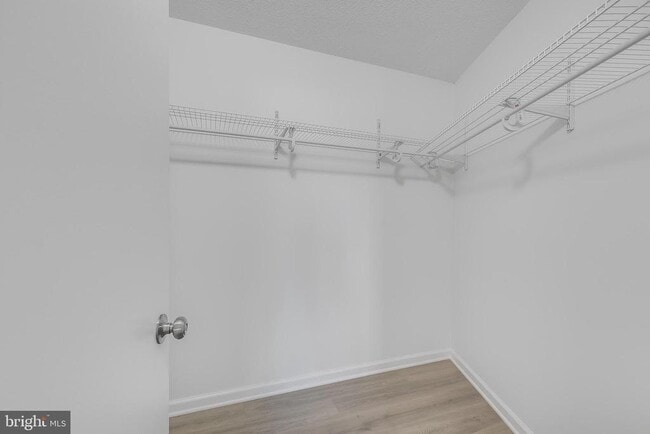 Building Photo - 307 Yoakum Pkwy