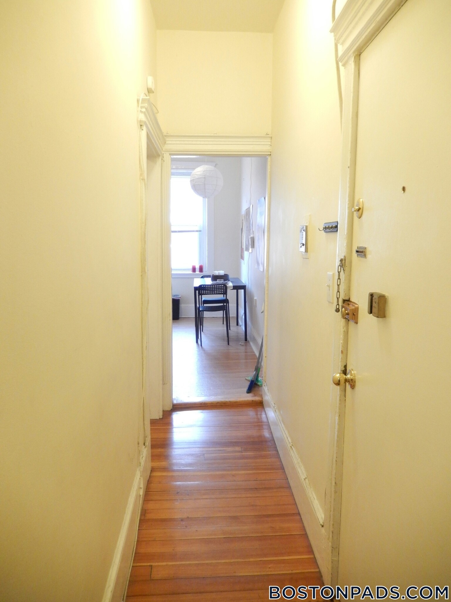 Building Photo - 447 Park Dr