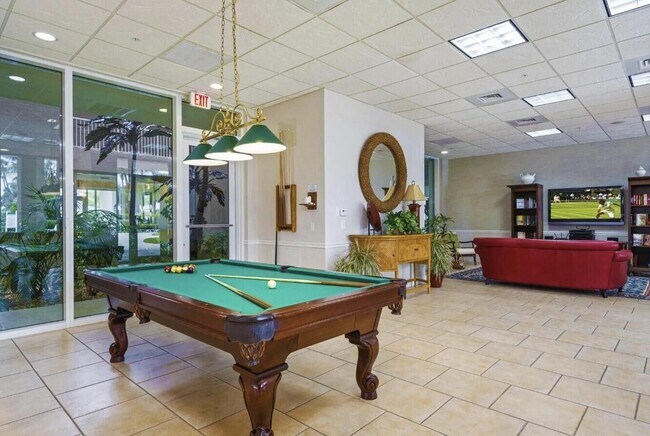 Building Photo - 5049 N Hwy A1A