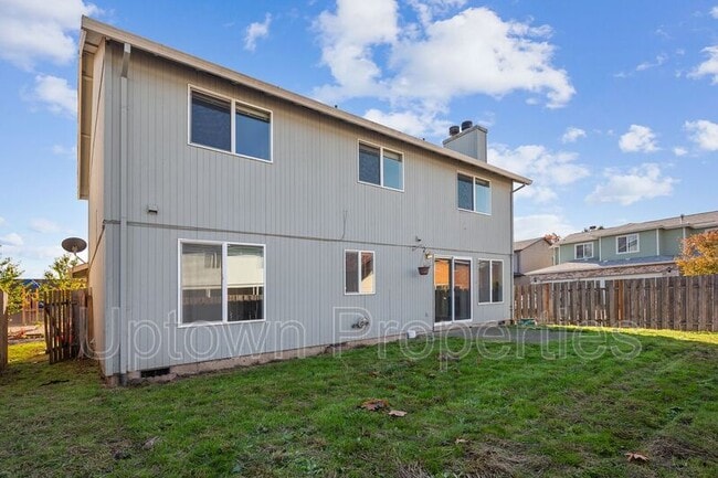 Building Photo - 978 SW 208th Pl