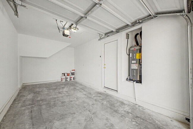 Building Photo - 6451 W Branham Ln