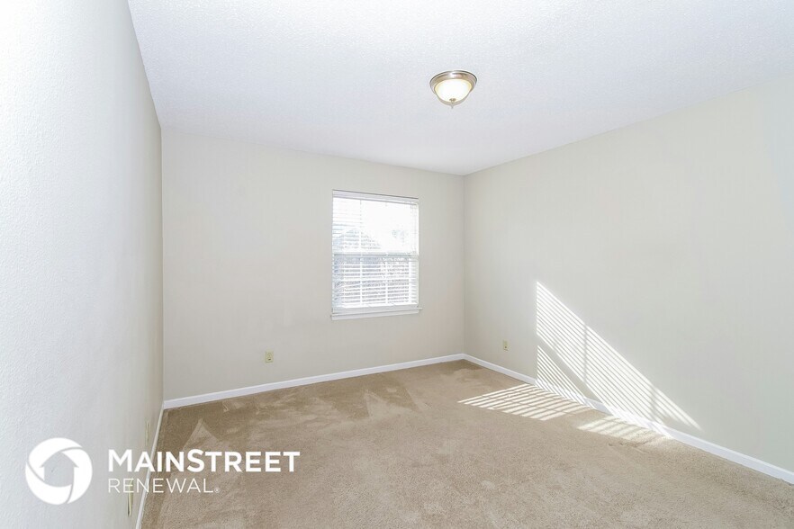 Building Photo - 2031 Bridlewood Dr