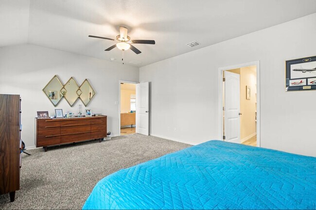 Building Photo - 7302 Star Gazer Dr