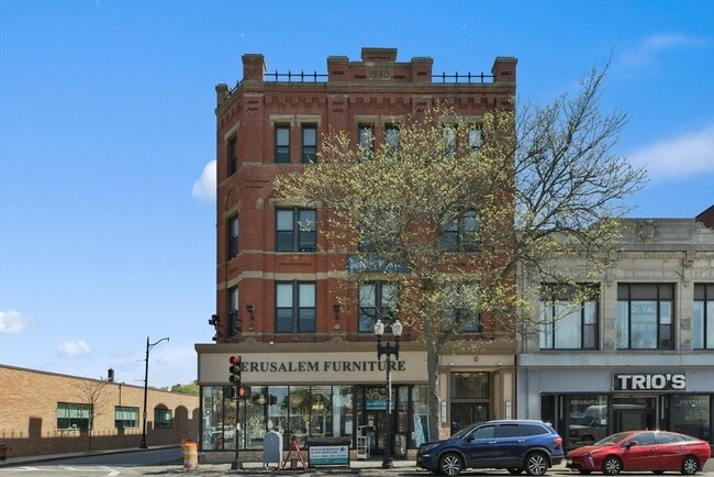 Building Photo - 64 Market St