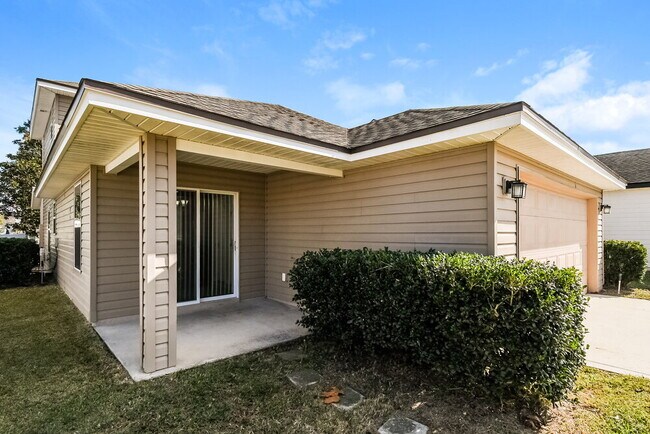 Building Photo - 734 Celebration Lane