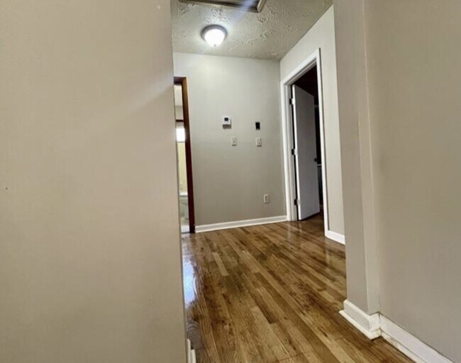 Building Photo - Single Family Home