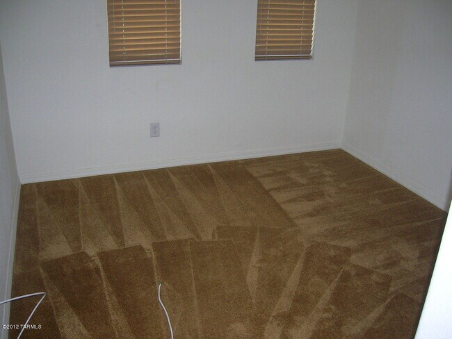 Building Photo - 9008 N Roebling Dr