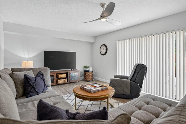 Building Photo - 2701 27th Ct