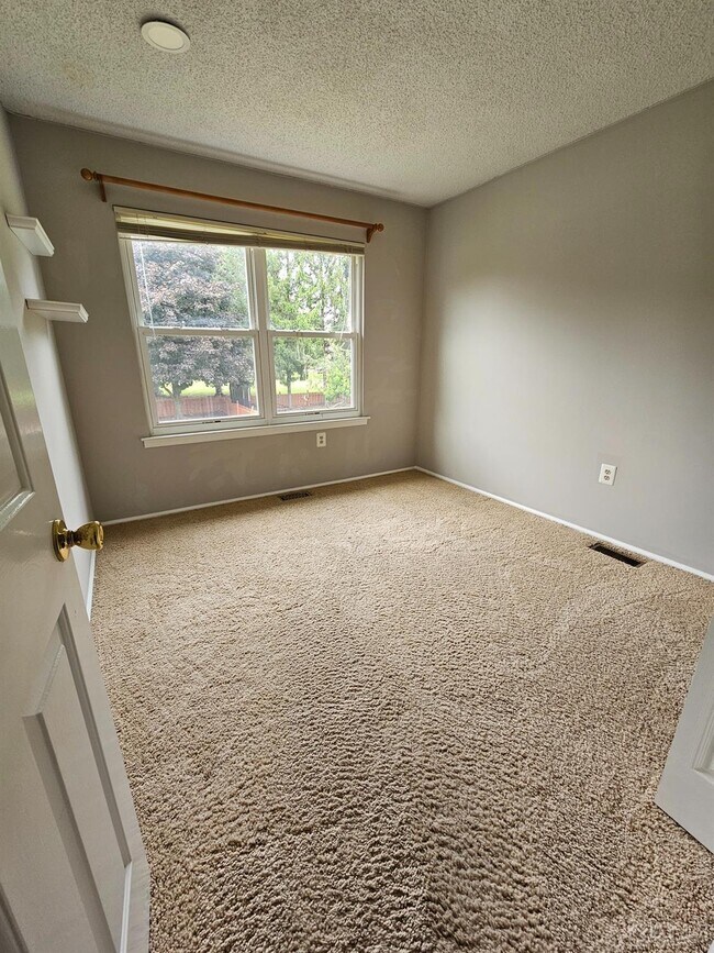 Building Photo - 62 Rice Run