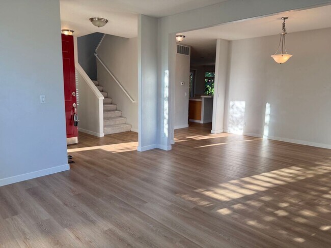 Building Photo - 184 SW 105th Terrace