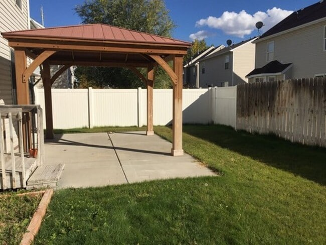 Building Photo - Springville Home