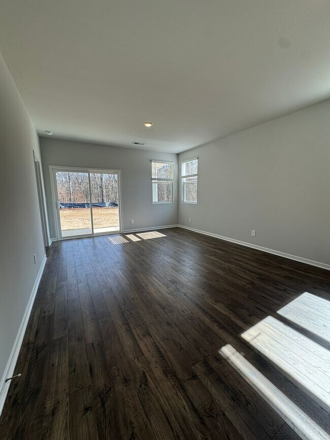 Building Photo - 4332 Oswin Dr