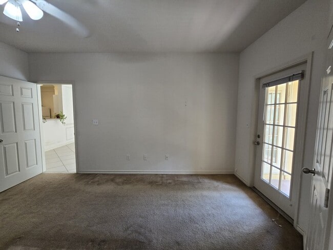Building Photo - 1 Bed 1 Bath Condo For Rent in Tampa $1499