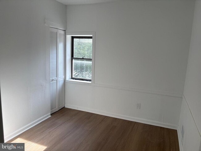 Building Photo - 213 Vernon St