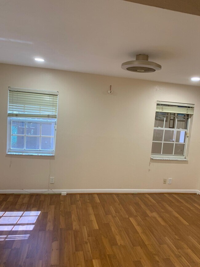 Building Photo - 441 NW 14th Way