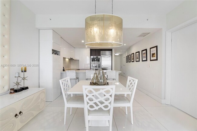 Building Photo - 17001 Collins Ave
