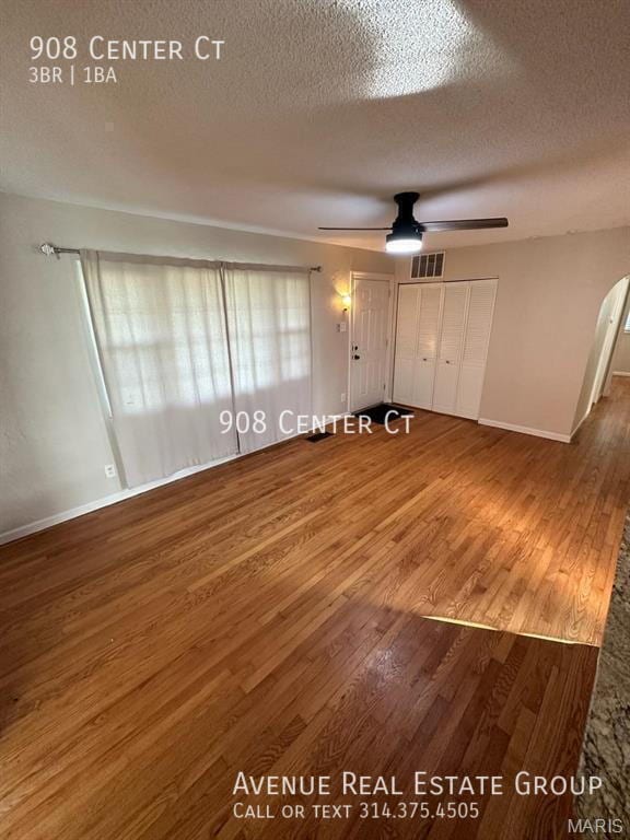 Building Photo - 908 Center Ct