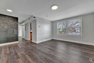 Building Photo - 4405 1st Pl NE
