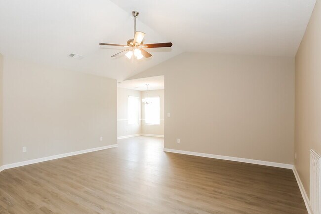 Building Photo - 1060 Navaho Trail