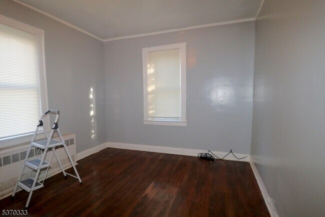 Building Photo - 176 Shephard Ave