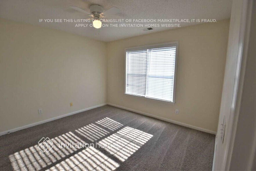 Building Photo - 11328 Longhedge Ln
