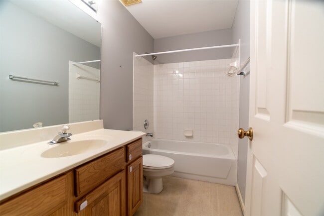 Building Photo - 570 Castle Ridge Dr
