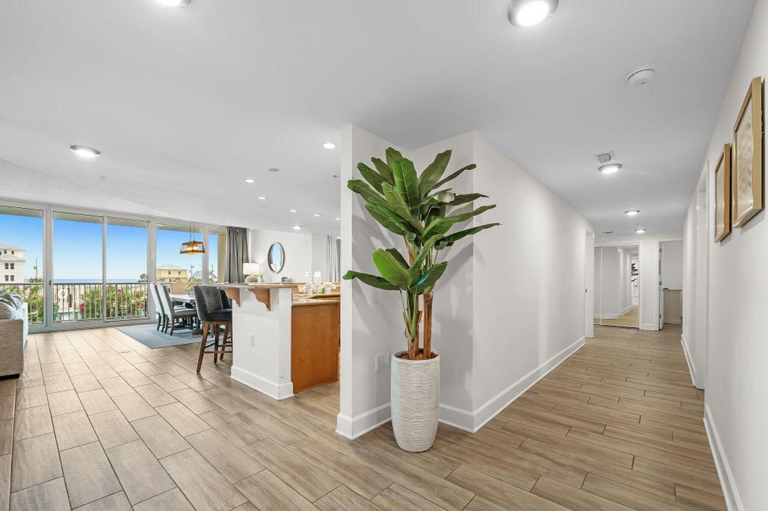 Building Photo - 1524 W Beach Blvd