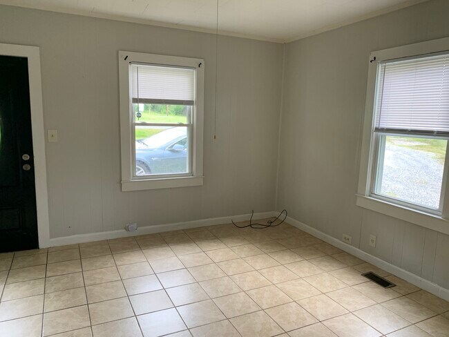 Building Photo - 2751 Lail Rd