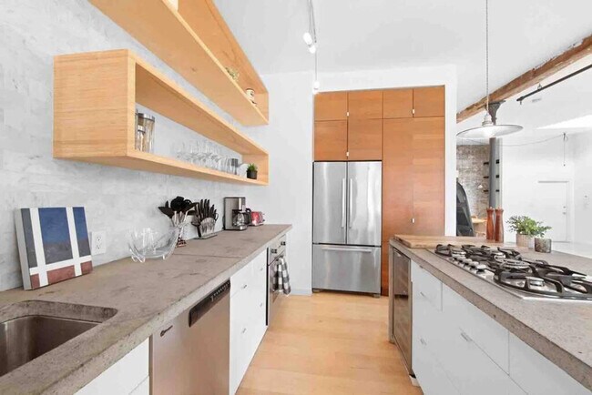 Building Photo - 25 Peck Slip