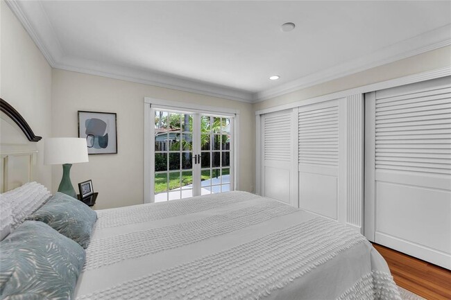 Building Photo - 2840 NE 26th Ct