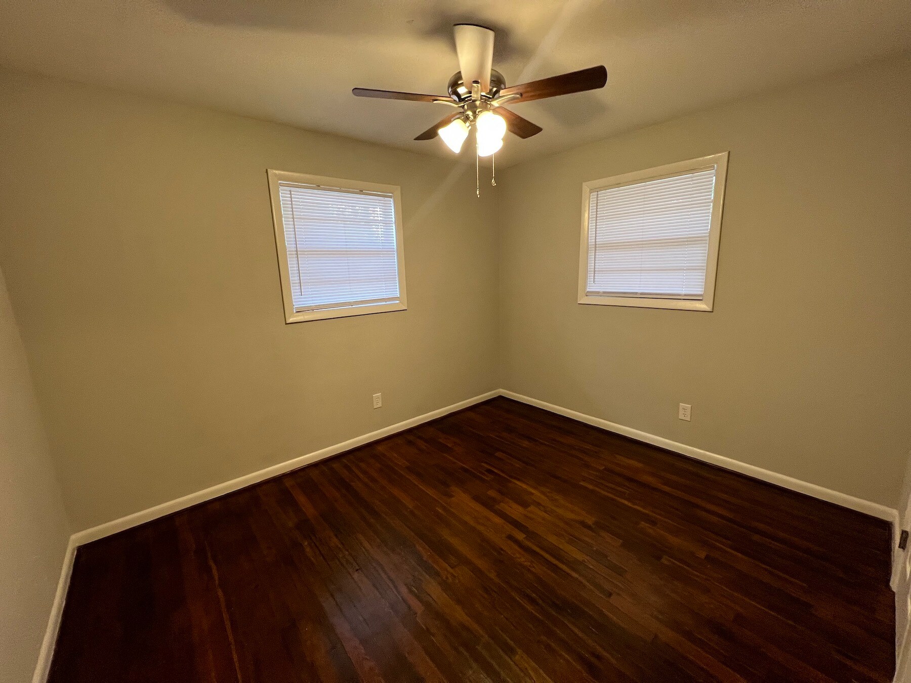 Building Photo - 857 Bellevue St