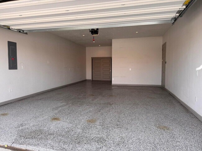 Building Photo - 1551 Corta Cancun