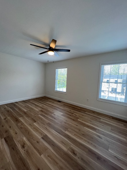 Building Photo - 201 12th St