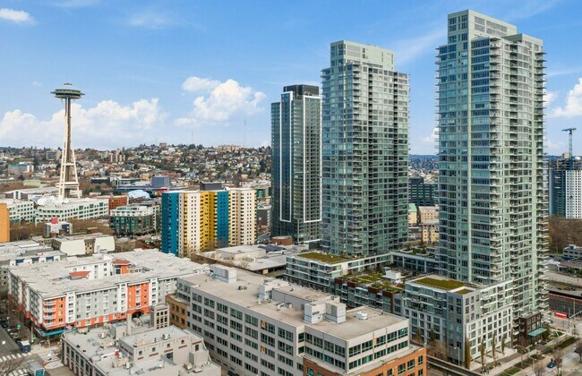 Building Photo - Stellar Denny Triangle Luxury Condo