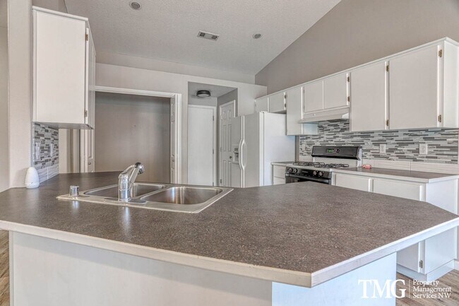 Building Photo - Charming Ranch in Desirable East County with Private Fenced Yard