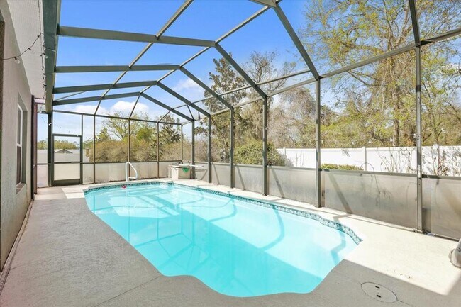 Building Photo - 15604 Durango Cir