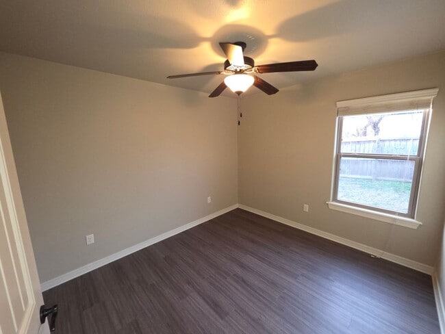 Building Photo - Lovely 3 bedroom home in northwest Fayetteville