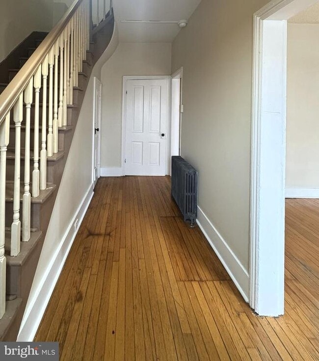 Building Photo - 211 S Maple Ave