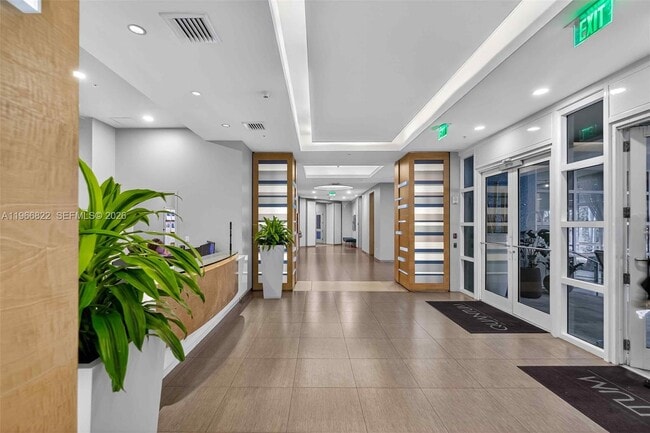 Building Photo - 1900 N Bayshore Dr