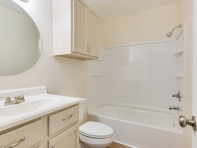 Building Photo - 2403 Bosque Dr