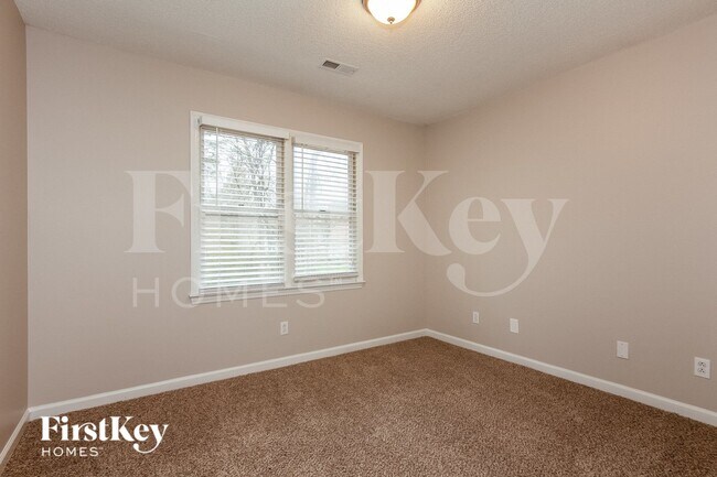 Building Photo - 11009 S Ford Rd