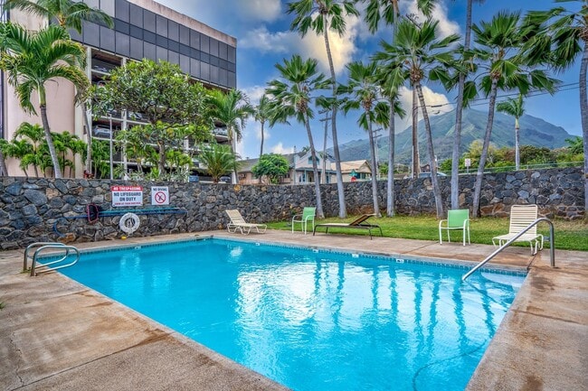 Building Photo - Beautifully Renovated 1 Bedroom/1 Bath Iao...